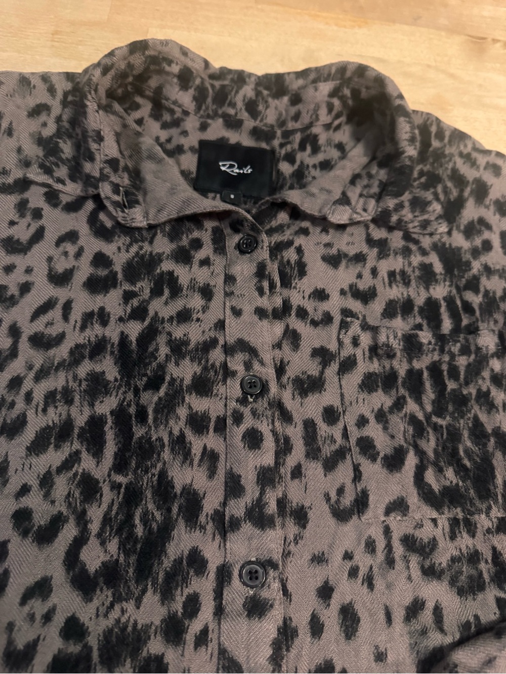 Rails Hunter Leopard Print Button-Down Shirt 100% Rayon - Picture 4 of 9